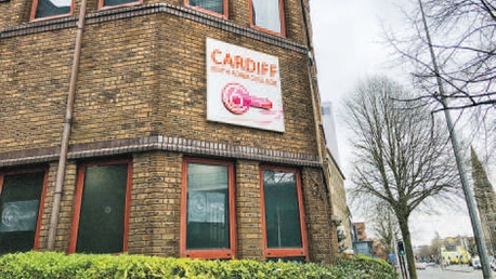 Cardiff Sixth Form College獲譽為「醫學院的搖 籃」，已連續8年獲Education Advisers評選為全國 Top-Private Co-educational Boarding School 及 Top Independent Sixth Form College。